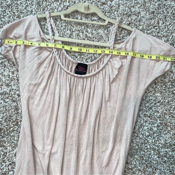 2B BEBE COLD SHOULDER Taupe Top Size Small - Picture 9 of 9